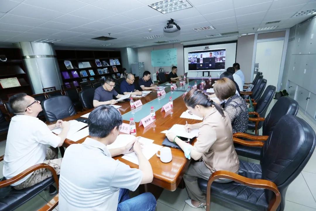 2021“芯创杯”高校未来汽车人机交互设计大赛评审方案专家研讨会在京召开.jpg